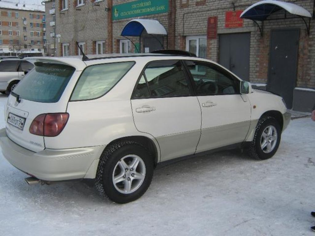 1998 Toyota Harrier