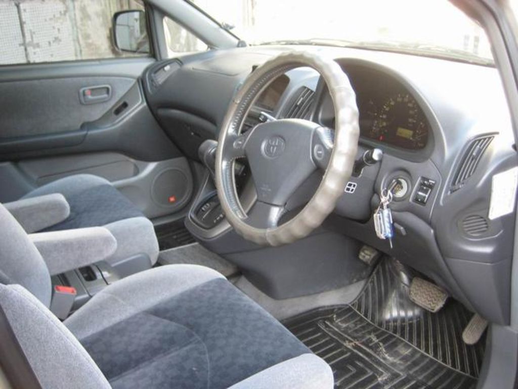 1998 Toyota Harrier