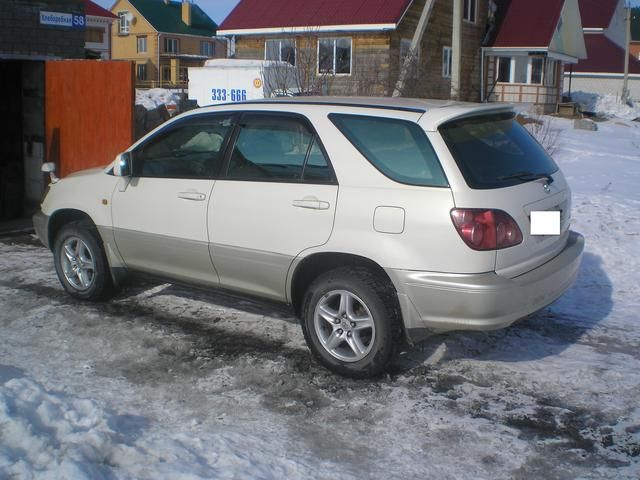 1998 Toyota Harrier