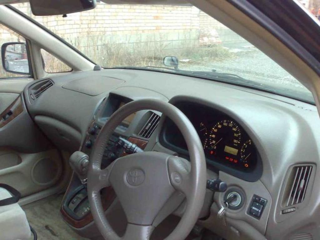 1998 Toyota Harrier