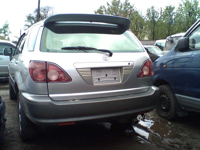 1998 Toyota Harrier