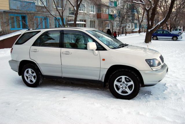 1998 Toyota Harrier