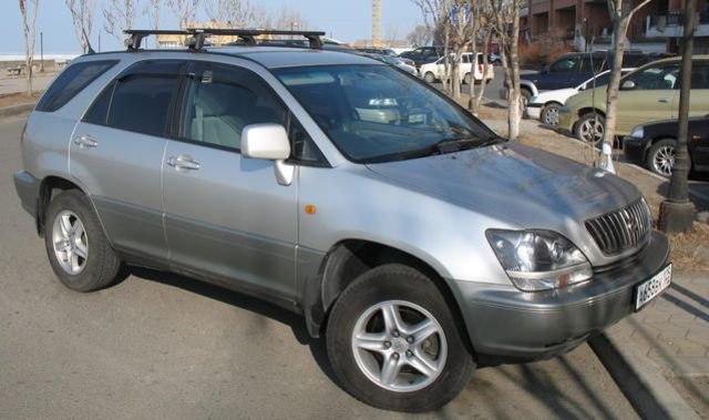 1998 Toyota Harrier