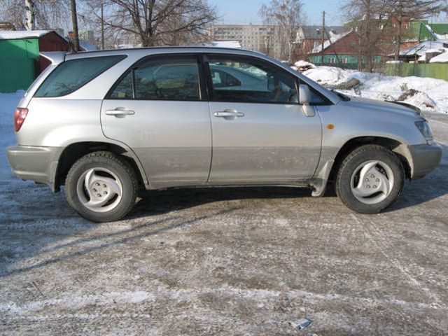 1998 Toyota Harrier