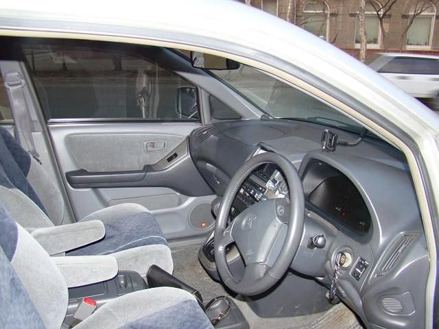 1998 Toyota Harrier