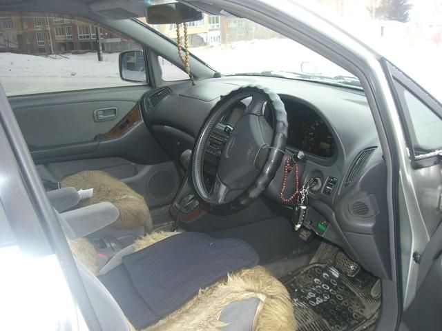 1998 Toyota Harrier