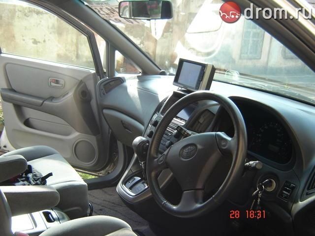 1998 Toyota Harrier