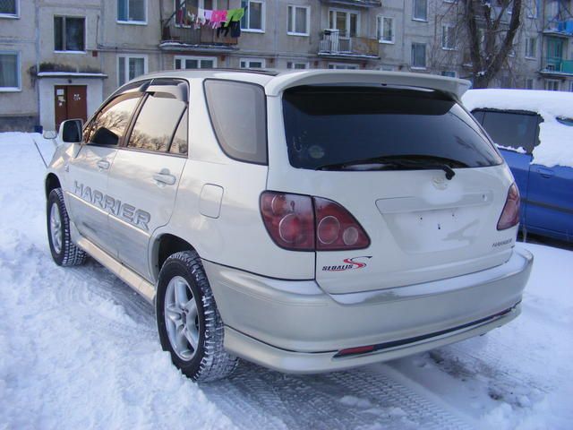 1998 Toyota Harrier