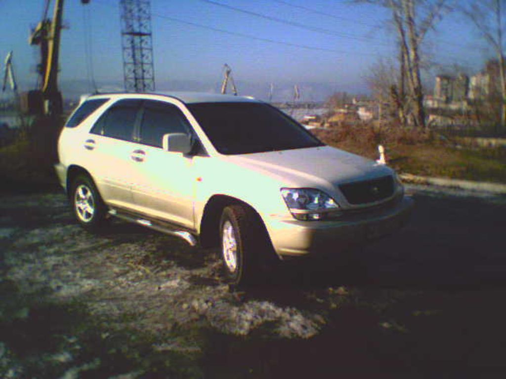 1998 Toyota Harrier