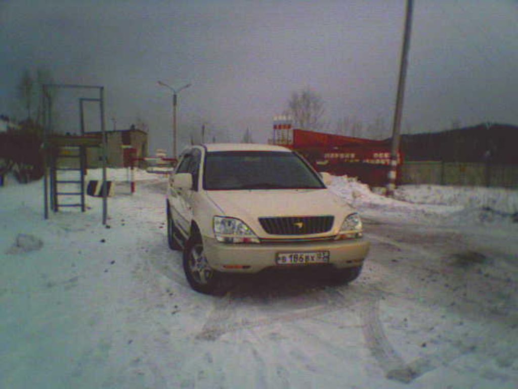 1998 Toyota Harrier