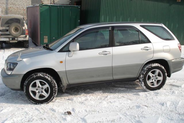 1998 Toyota Harrier