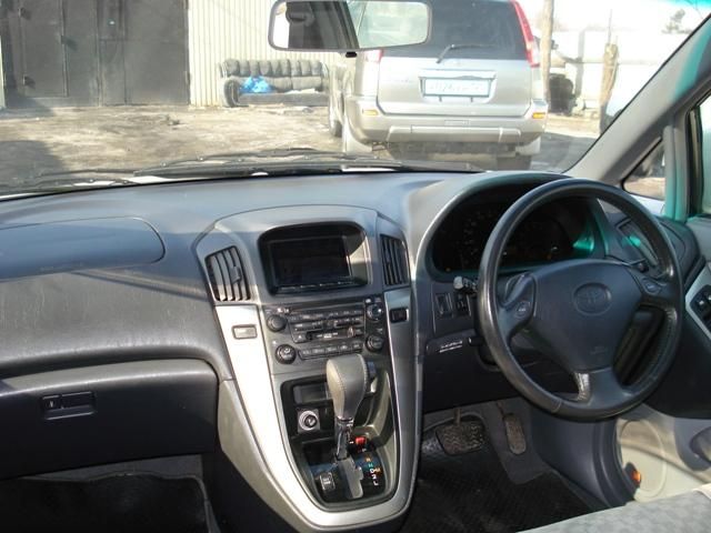 1998 Toyota Harrier
