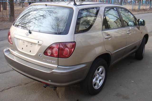 1998 Toyota Harrier