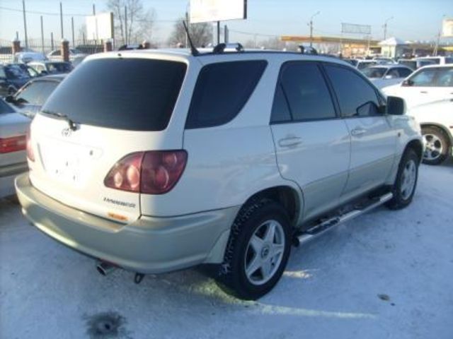 1998 Toyota Harrier