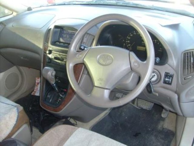 1998 Toyota Harrier