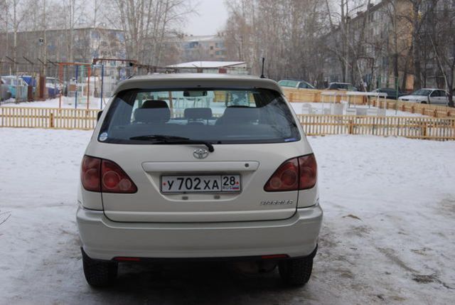 1998 Toyota Harrier