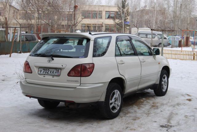 1998 Toyota Harrier