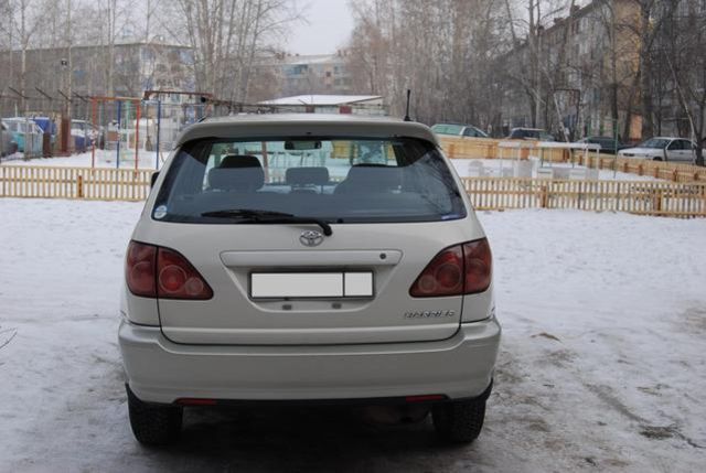 1998 Toyota Harrier