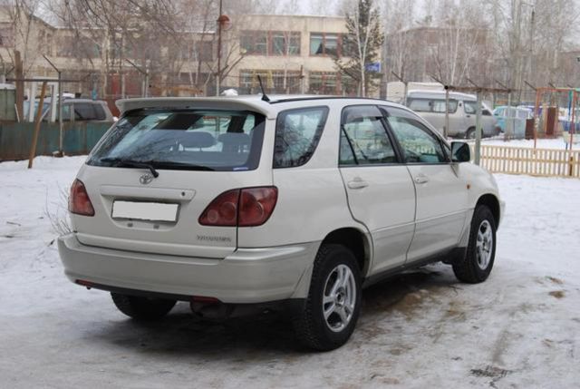 1998 Toyota Harrier