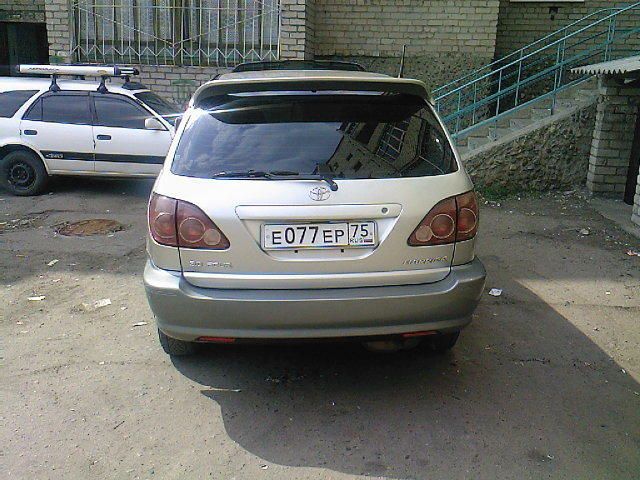 1998 Toyota Harrier