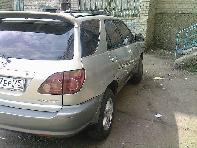 1998 Toyota Harrier