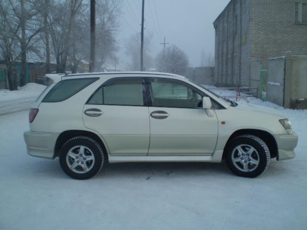 1998 Toyota Harrier