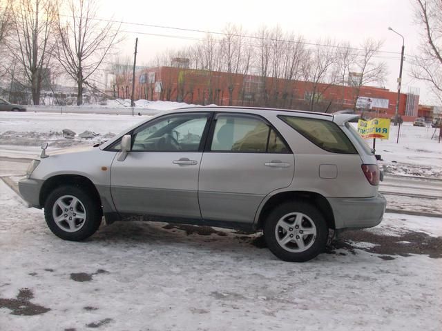 1998 Toyota Harrier