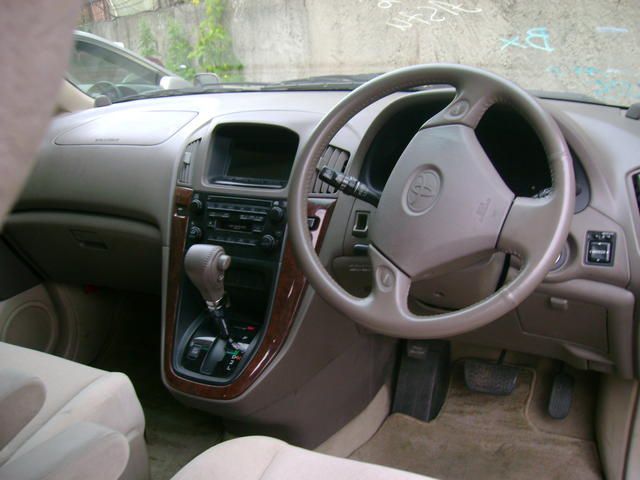 1998 Toyota Harrier