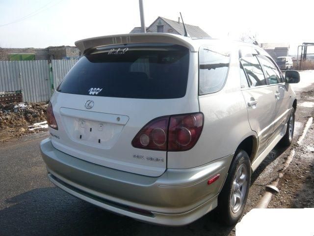 1998 Toyota Harrier