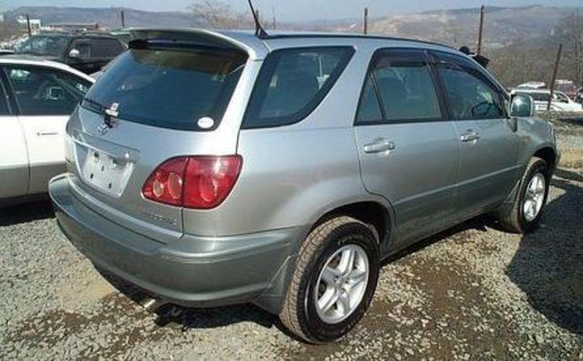 1998 Toyota Harrier