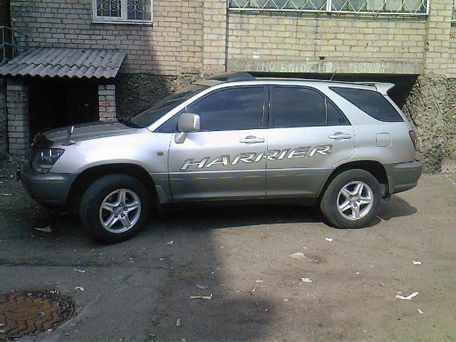 1998 Toyota Harrier