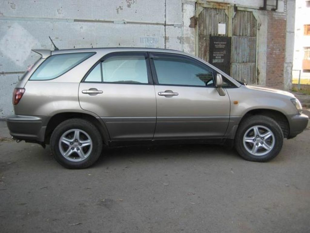 1998 Toyota Harrier