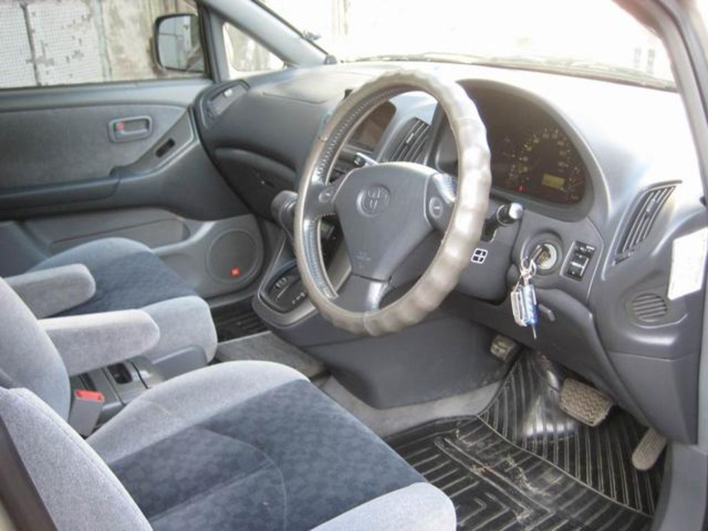 1998 Toyota Harrier
