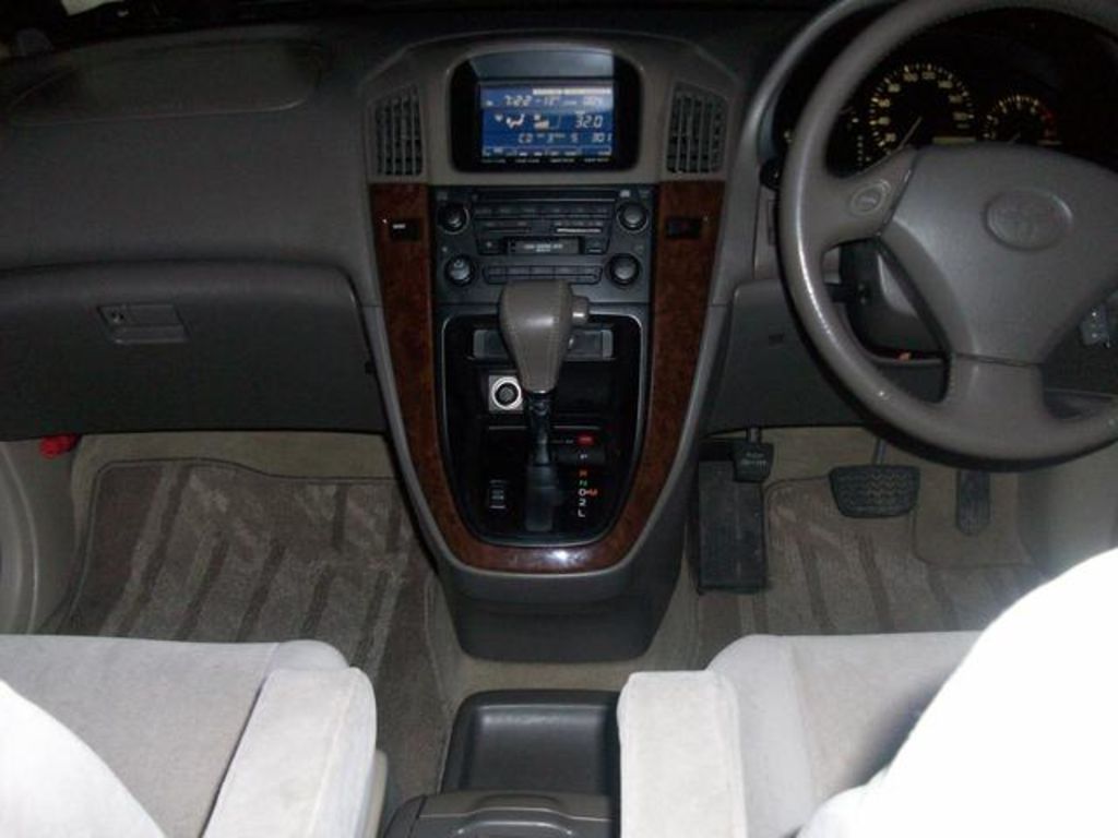 1998 Toyota Harrier