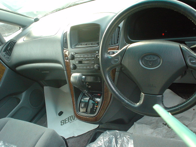 1998 Toyota Harrier Pictures