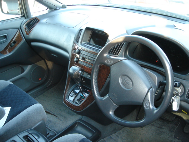 1998 Toyota Harrier Pictures