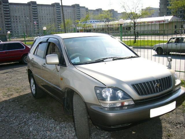 1998 Toyota Harrier Photos