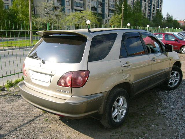 1998 Toyota Harrier Pictures