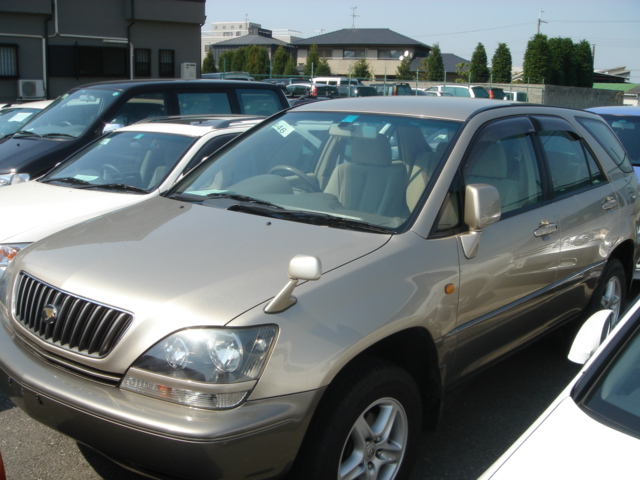 1998 Toyota Harrier Pictures