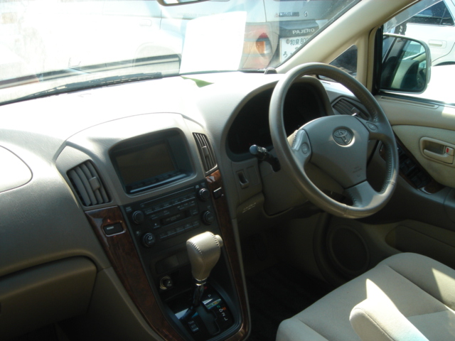 1998 Toyota Harrier Photos