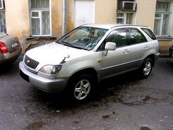 1998 Toyota Harrier Pictures