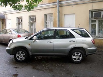 1998 Toyota Harrier Photos