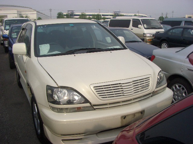 1998 Toyota Harrier Pictures