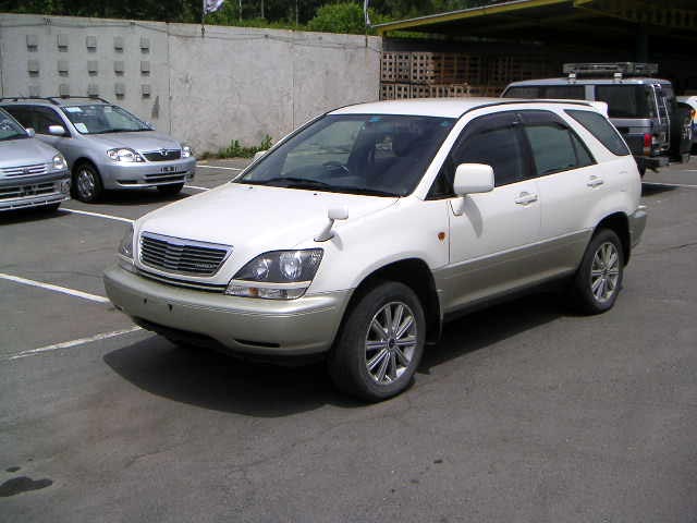 1998 Toyota Harrier Photos