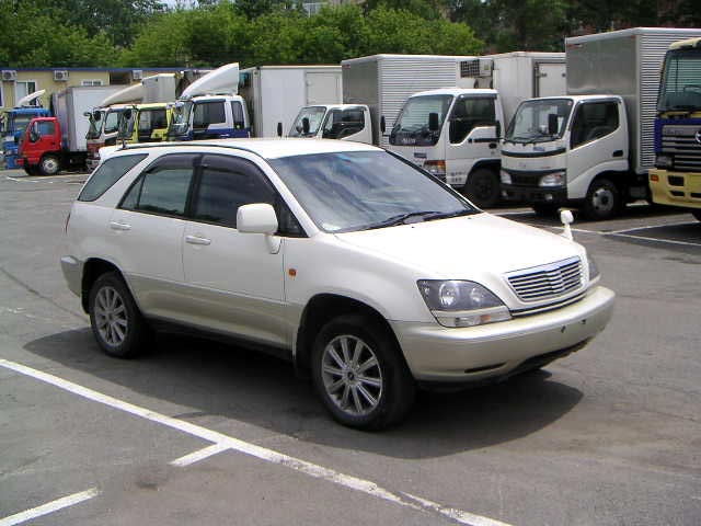 1998 Toyota Harrier Pictures