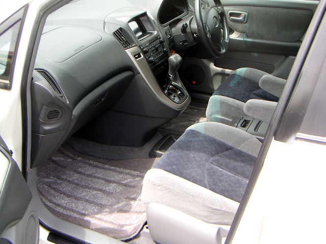 1998 Toyota Harrier Images
