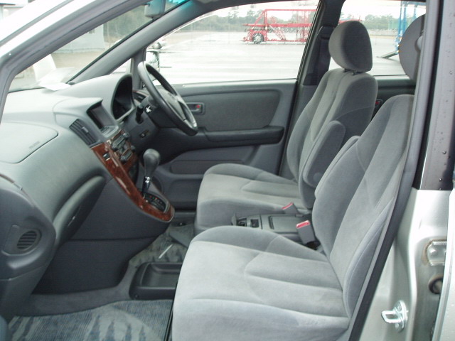 1998 Toyota Harrier Pictures