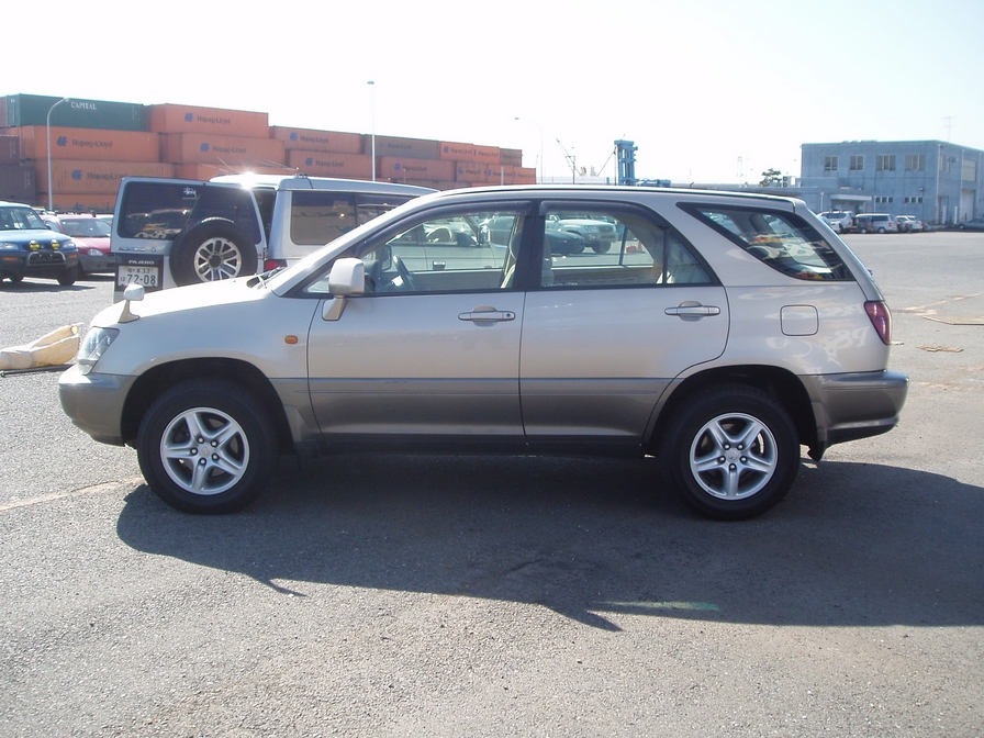 1998 Toyota Harrier Pictures