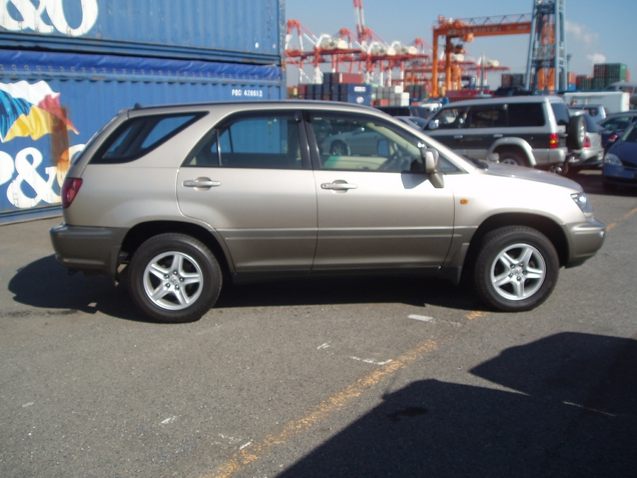 1998 Toyota Harrier Pictures