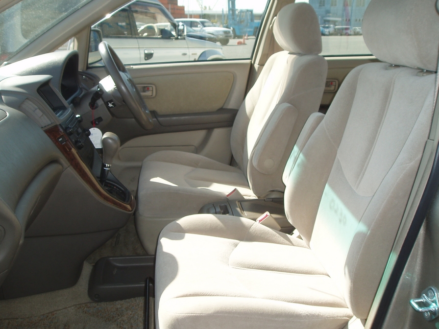 1998 Toyota Harrier Pictures